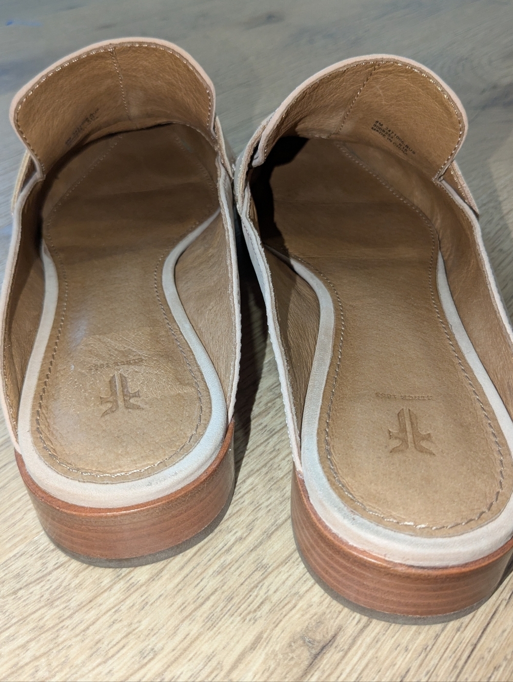 Frye Ellie Leather Mule - Picture 6 of 9
